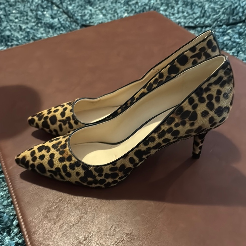 Nine West Brown and Black Heels Classic Elegance - Picture 2 of 13